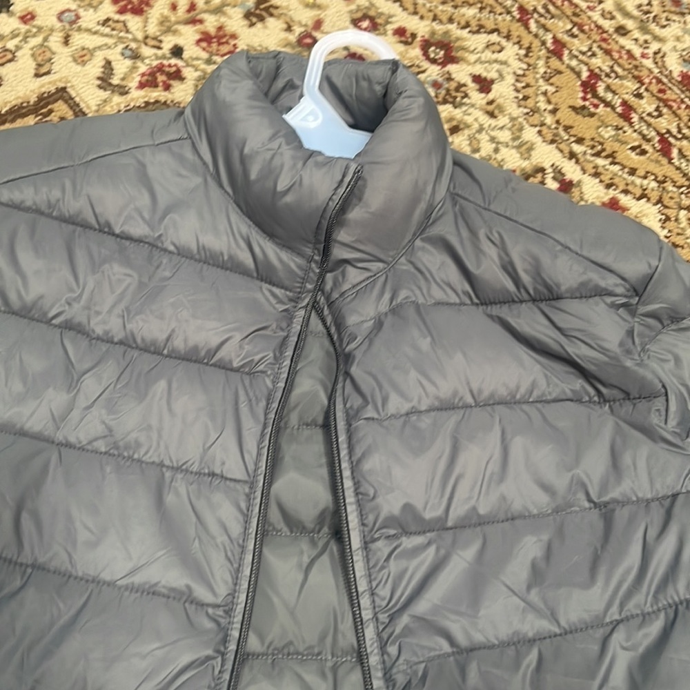 Amazon essentials puffed jacket for men - Picture 6 of 11